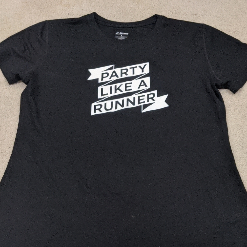 Brooks Short Sleeve Shirt - Party Like a Runner
